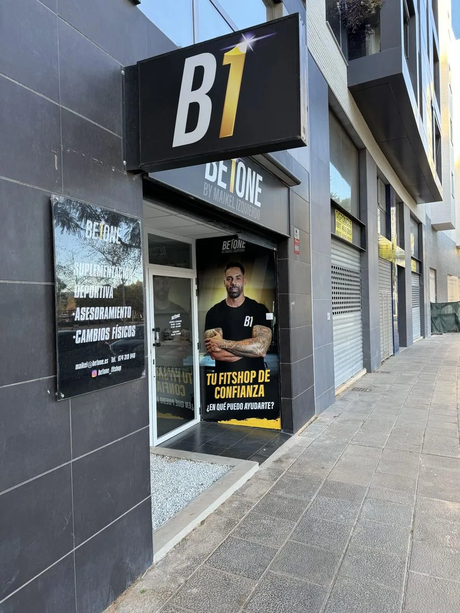 Fachada de Be1one Fitshop en la Avda. Olímpica, 12 de Torrent